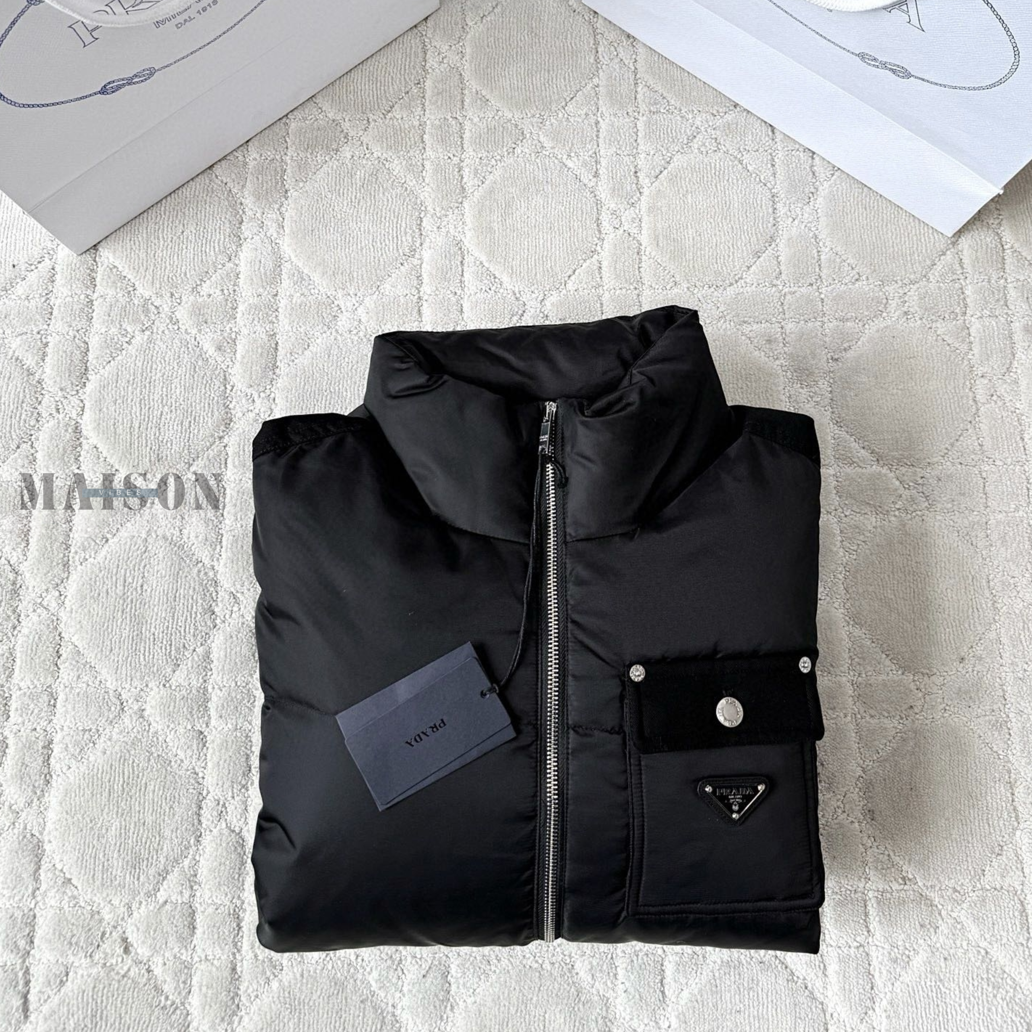 BLACK RE-NYLON PUFFER JACKET IN BLACK
