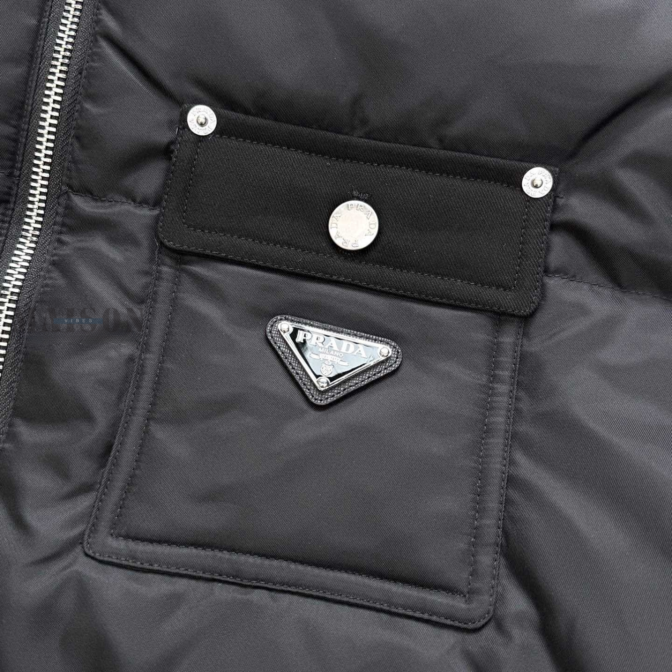 BLACK RE-NYLON PUFFER JACKET IN BLACK